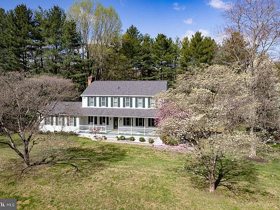 2nd image of 4 Folly Farms Ct