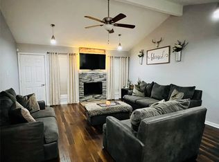 1901 Meadow Lark Ln, La Porte, TX 77571