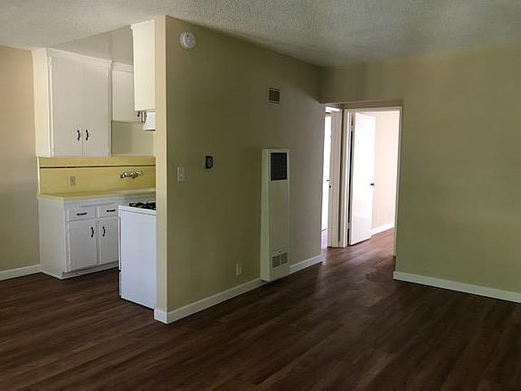 2nd image of 953 6th St APT 7