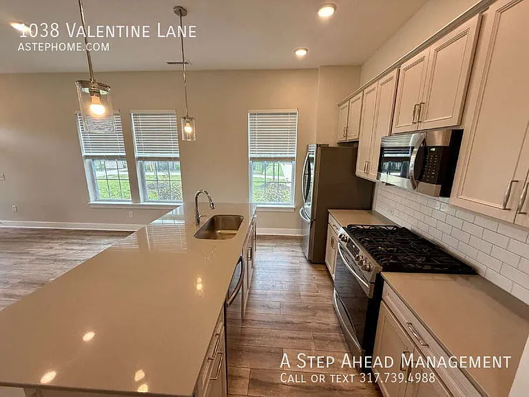 1038 Valentine Ln — Photo 27