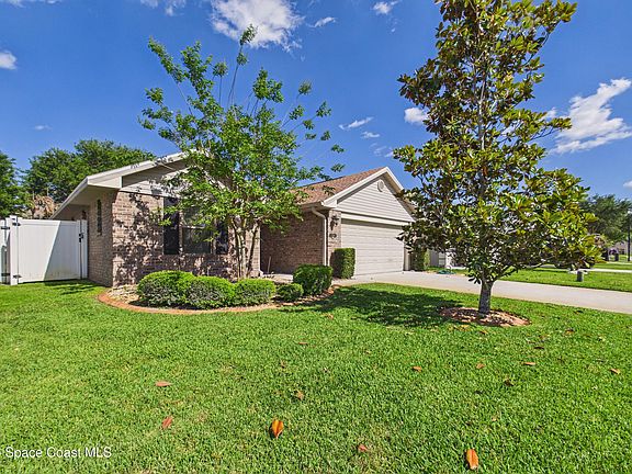 4th image of 1366 Alaqua Way