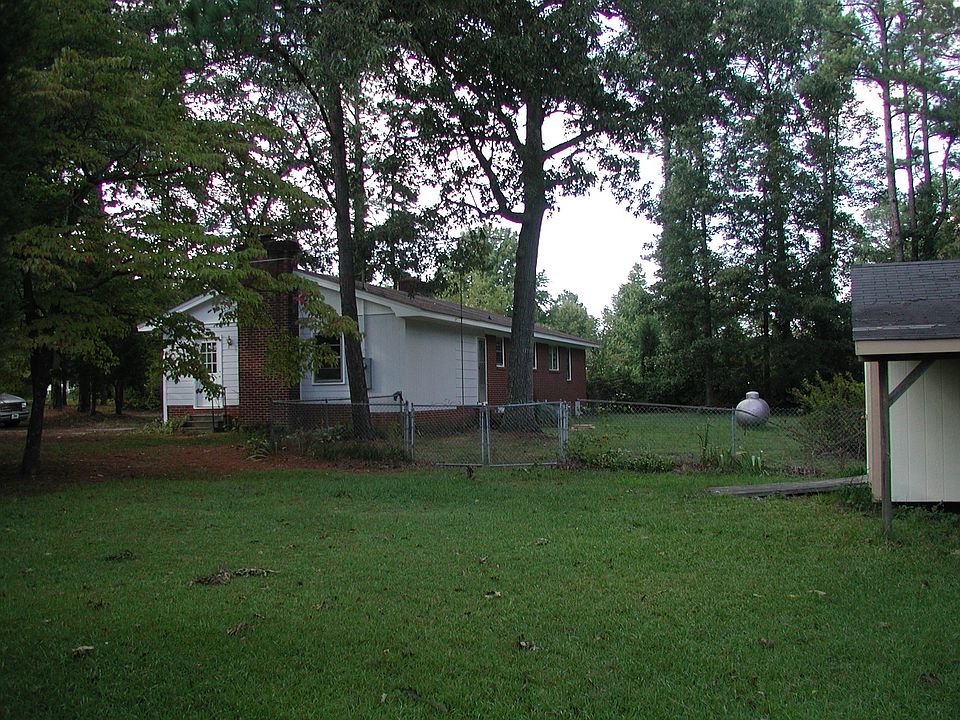 2nd image of 8121 Bells Lake Rd