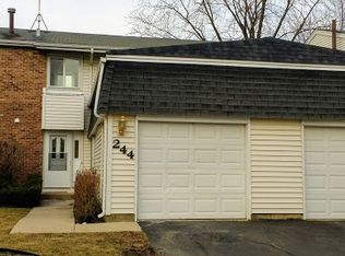 244 Diane Ln, Bolingbrook, IL 60440