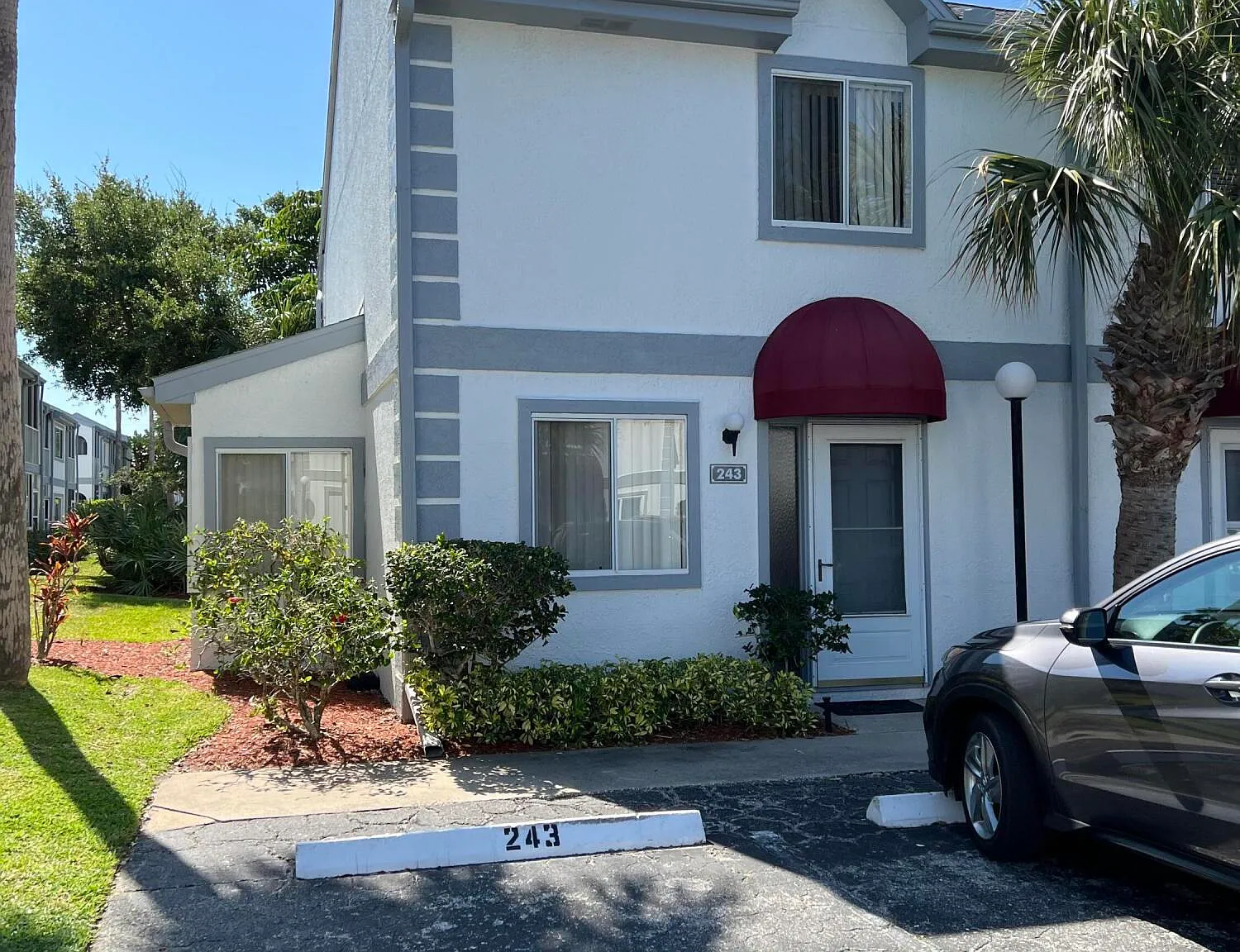 2 bed, 2.5 bath, 1160 sqft, $2,200 — Photo 2