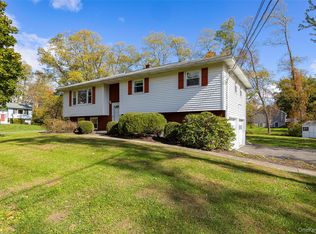 13 Chestnut St, Red Hook, NY 12571