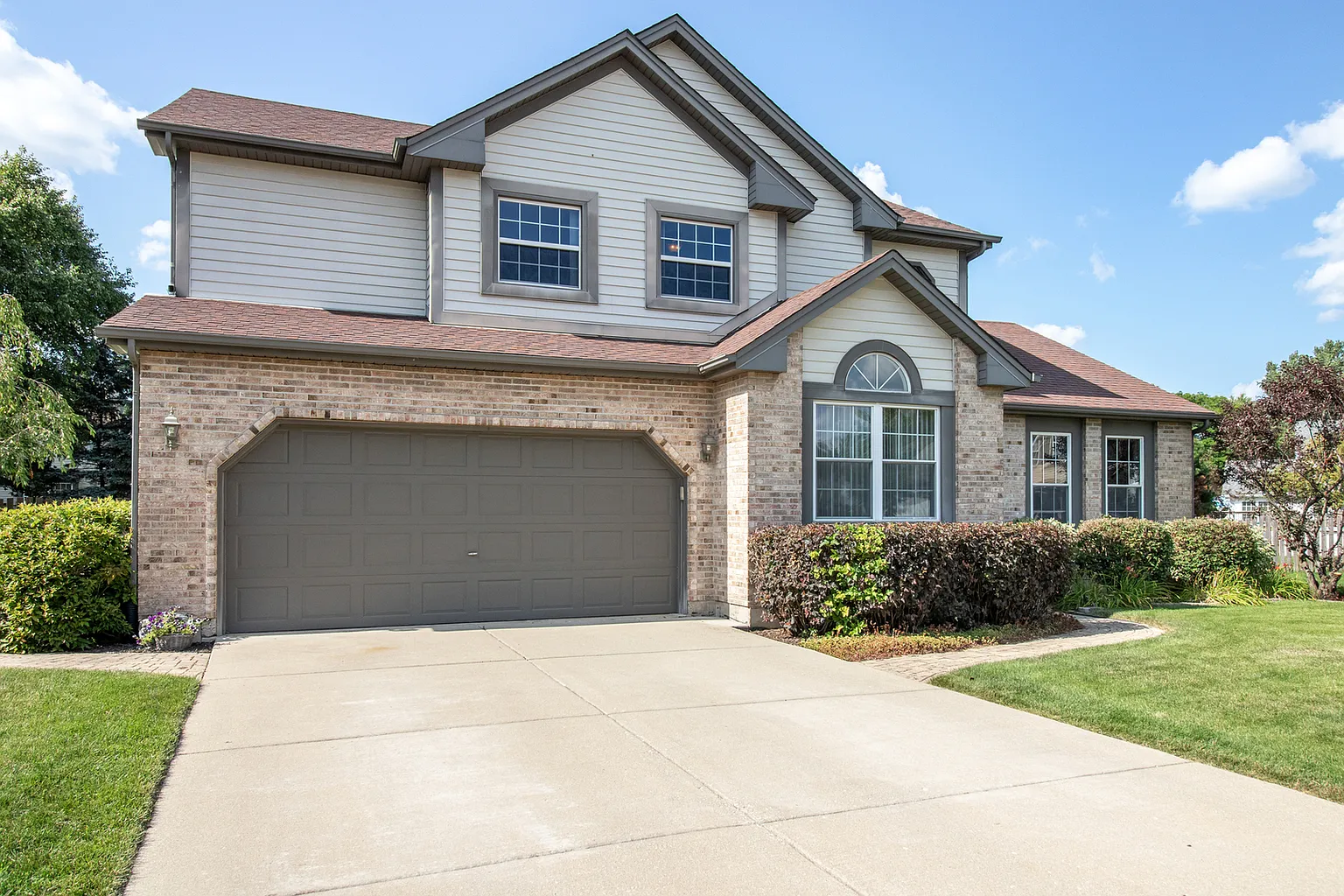 1476 Kent Ln photo 1