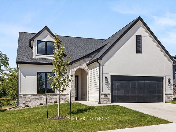 2nd image of 1310 SE Menlo Dr