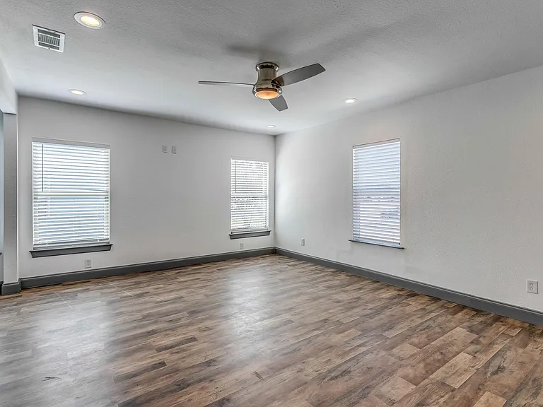 3118 Carlson Dr — Photo 20