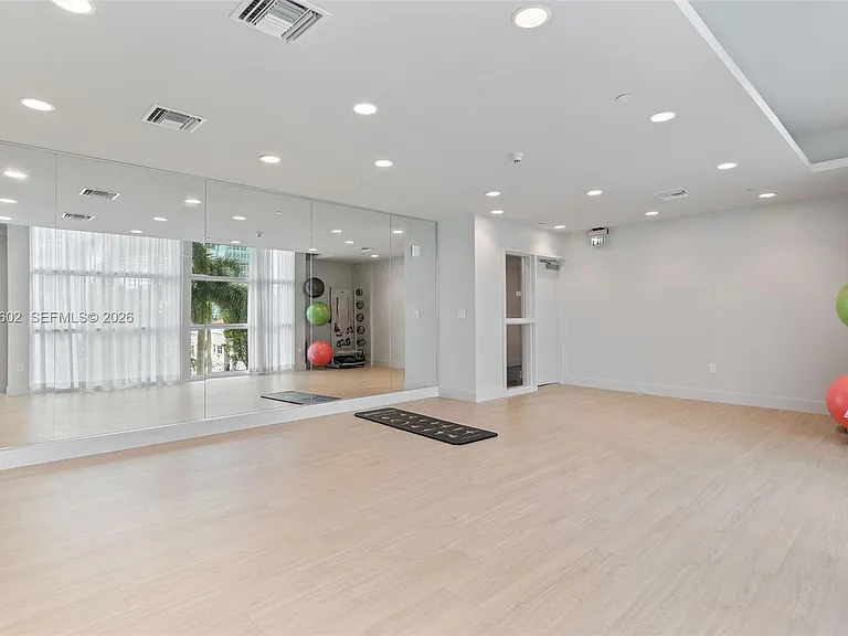 350 NE 24th St #1107 — Photo 23