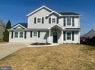 30 Ridge Ln, Levittown, PA 19055