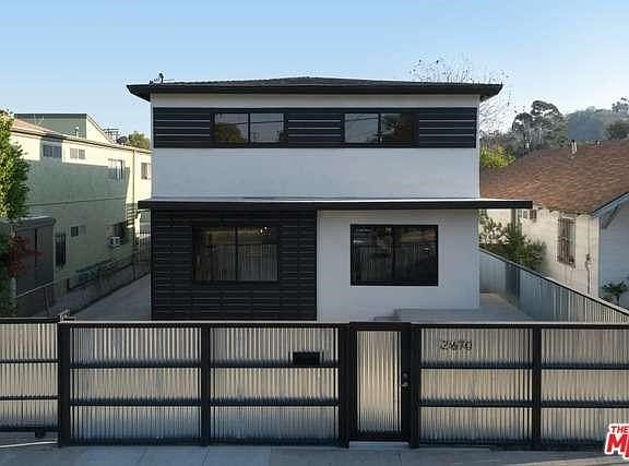 3rd image of 2670 Benedict St