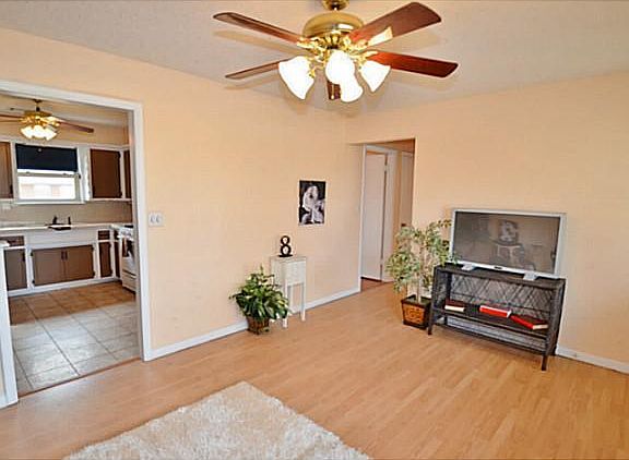 5th image of 804 N Markwell Ave