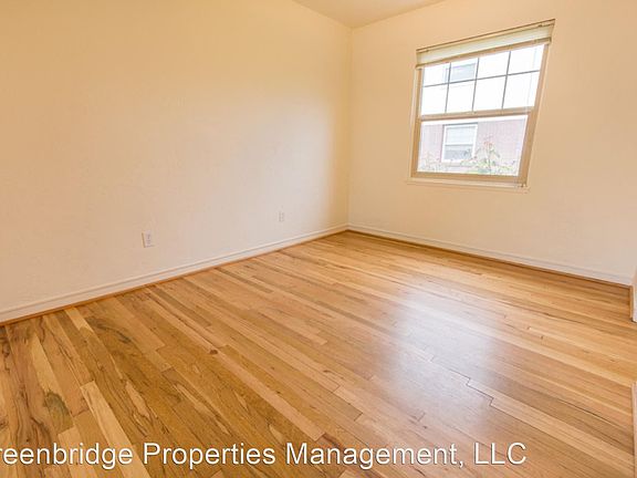 5th image of 729 SE 42nd Ave APT 2