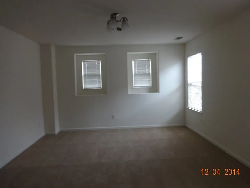 2026 LaRabyn Way - 1 — Photo 3