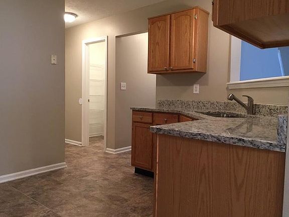 4th image of 2265 Layton Park Ln