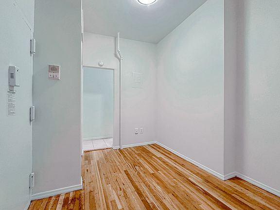 5th image of 217 E 29th St APT 22