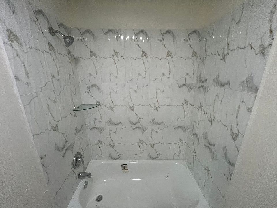 2nd image of 517 E Main St