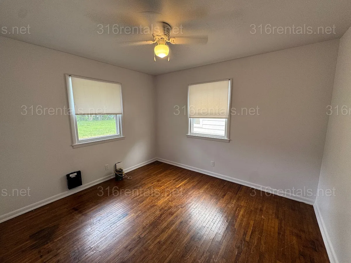 Building Photo - 311 S Edwards Ave