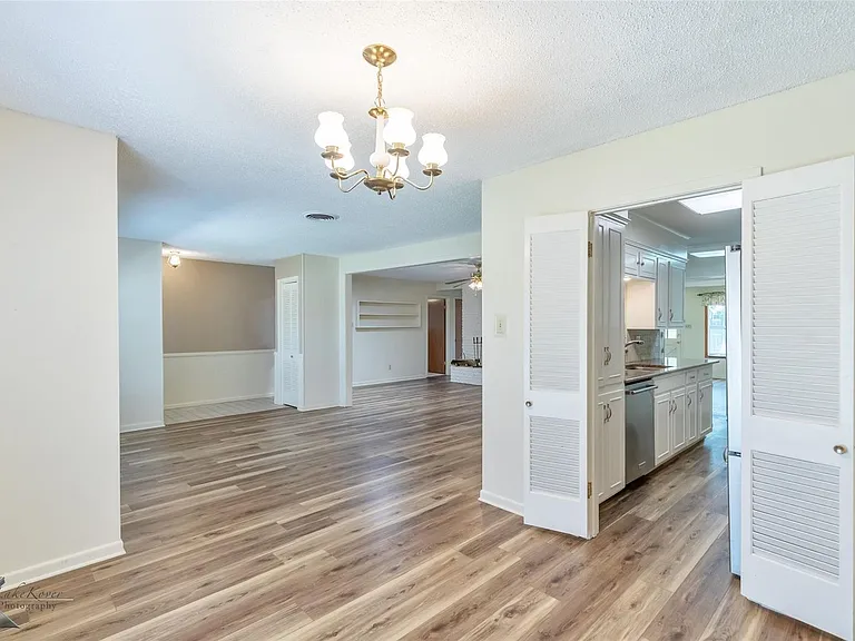 3317 Santa Monica Dr — Photo 15