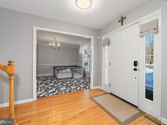 5th image of 4 Allen Ct