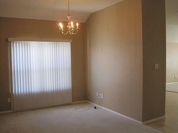 3rd image of 306 Dakota Dr