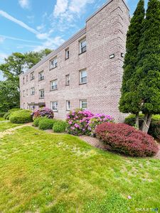 300 Meadowside Road #212, Milford, CT, 06460