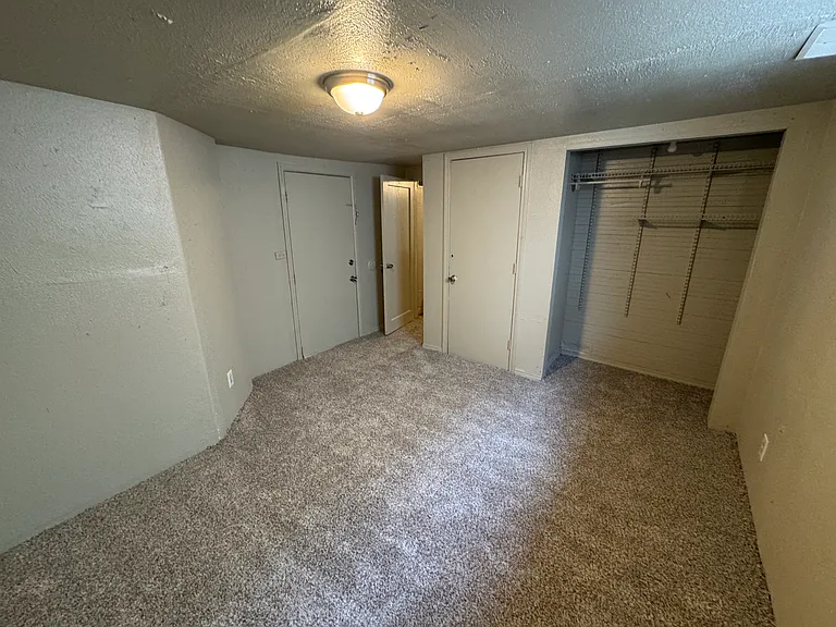 140 N 200 E — Photo 18