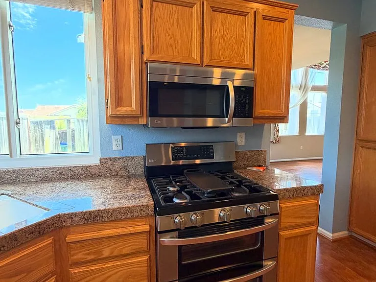 720 Legends Pl — Photo 11