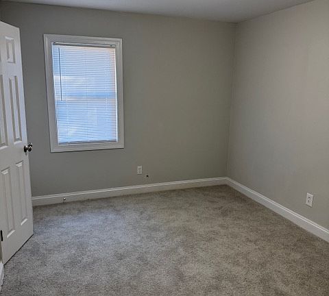 5th image of 324 Kingston Ave