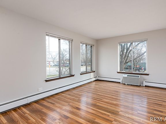 2nd image of 521 Broadway St