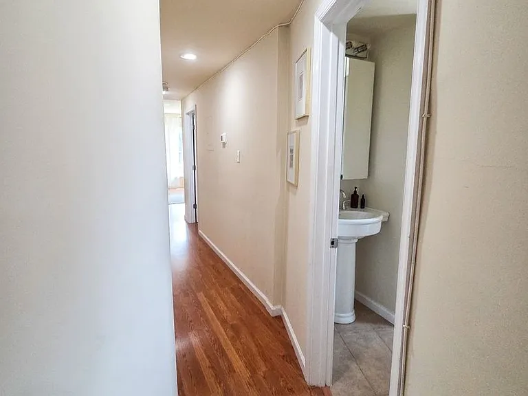 207 R St NW #4 — Photo 11