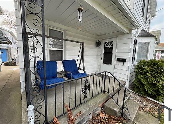 2nd image of 1328 Vinal St