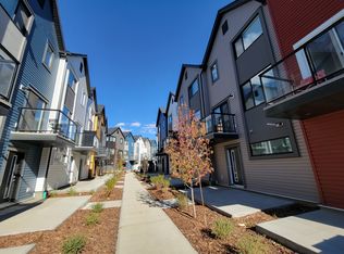 2796 Maple Way NW, Edmonton, AB T6T 0Z7