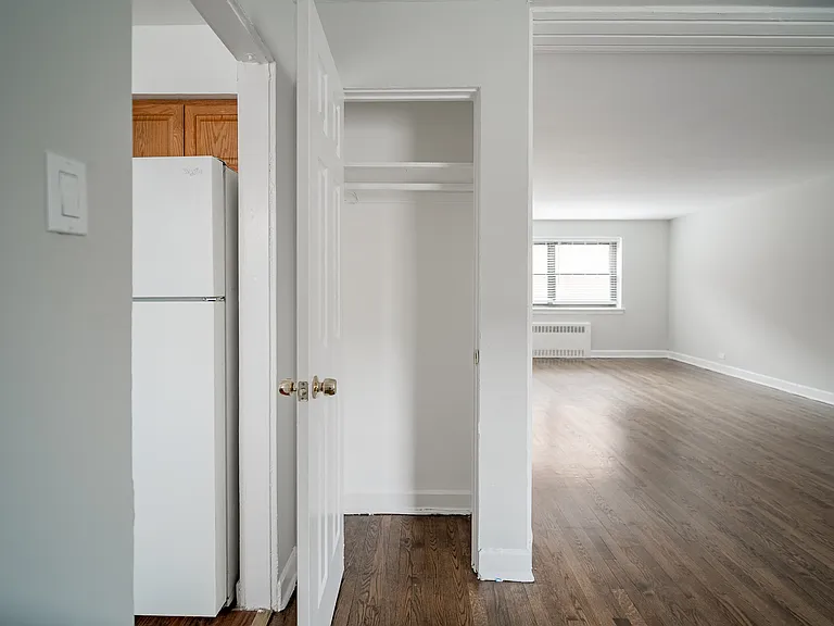 Closet Space 7361-1S