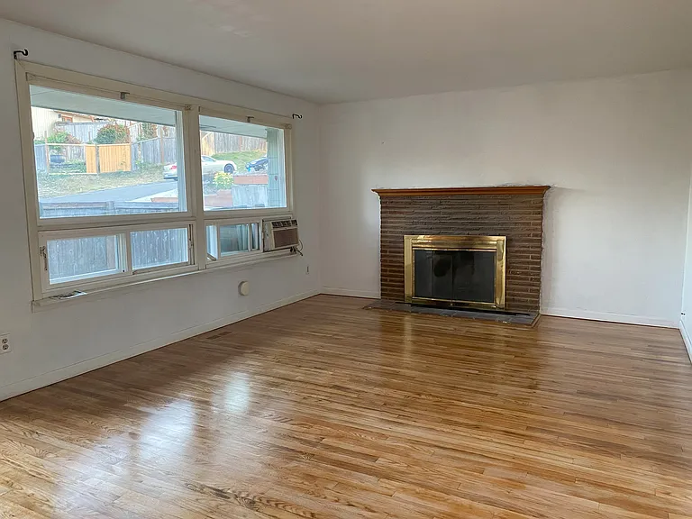 2722 S 125th Pl — Photo 6
