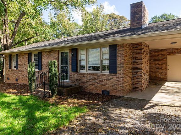 2nd image of 202 Fulton Dr