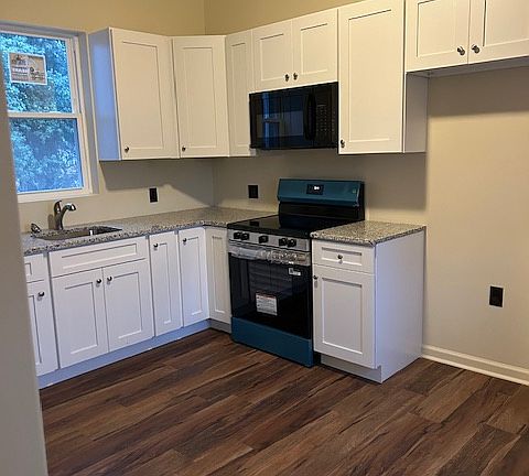 2nd image of 126 Washington Ave APT 1B
