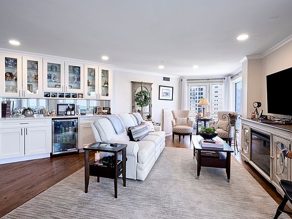 2nd image of 1001 Marina Dr APT 510