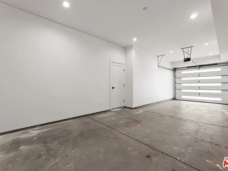 5118 Laurel Canyon Blvd — Photo 19