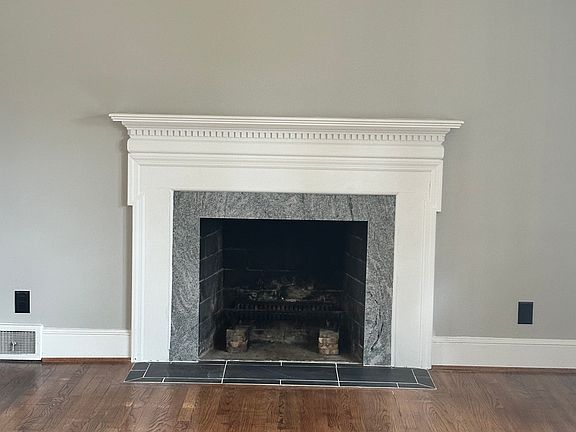 3rd image of 1426 Parker Ln