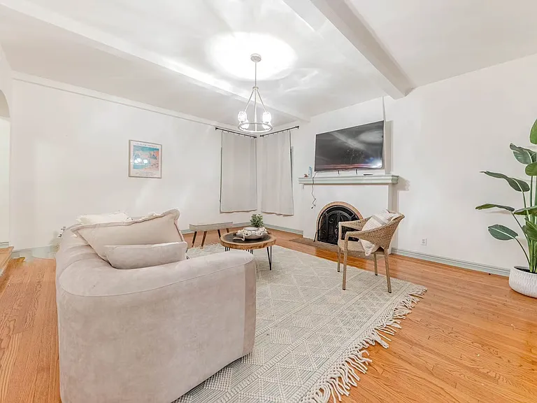 3577 Thorndale Rd — Photo 8