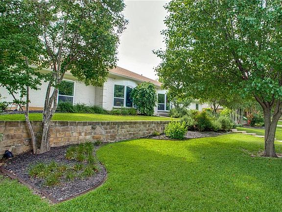 3rd image of 3611 Brentwood Ct