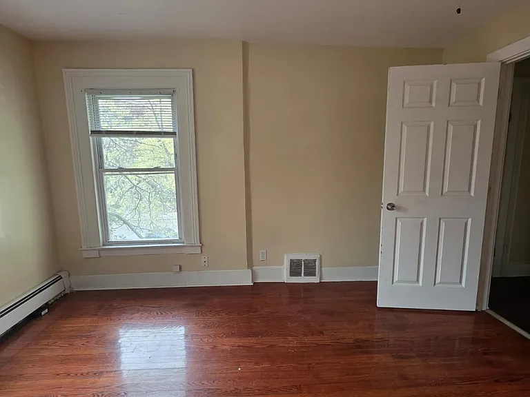 122 Derby Ave #2 — Photo 8