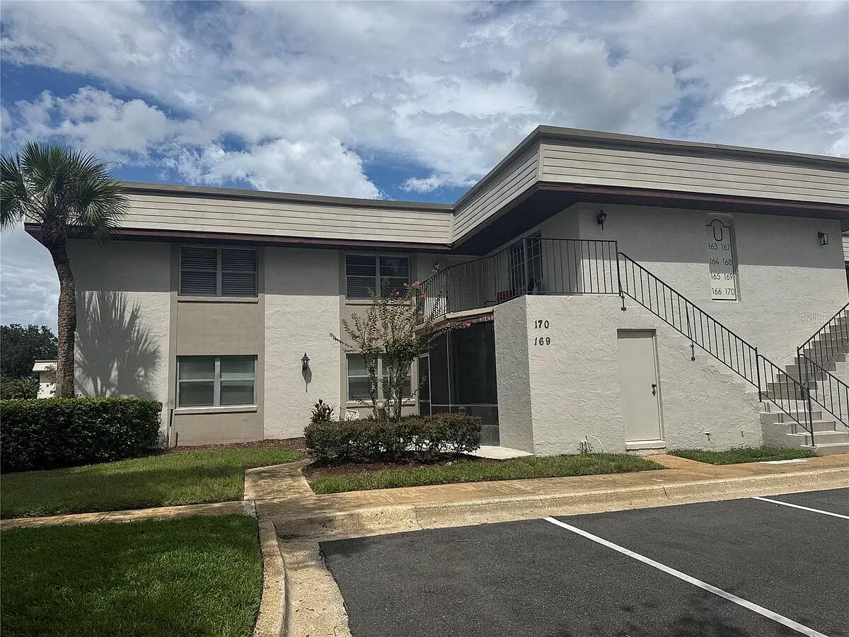 2 bed, 2.0 bath, 918 sqft, $1,750 — Photo 1