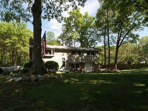 3rd image of 7 Cottontail Ln