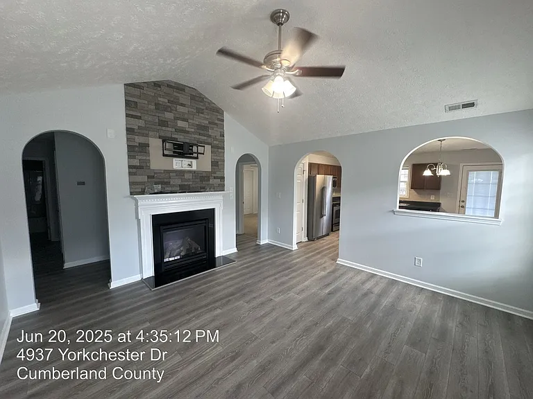 4937 Yorkchester Dr — Photo 4