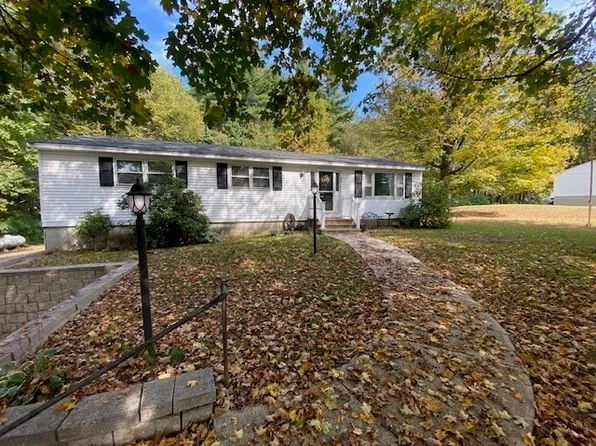 92 Dracut Rd, Hudson, NH 03051