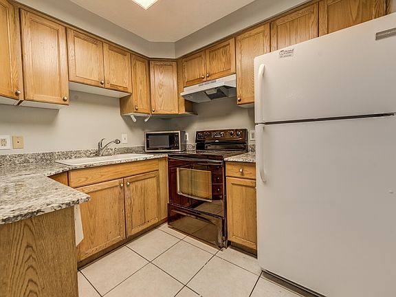 5th image of 1273 N Riverside Ave #3