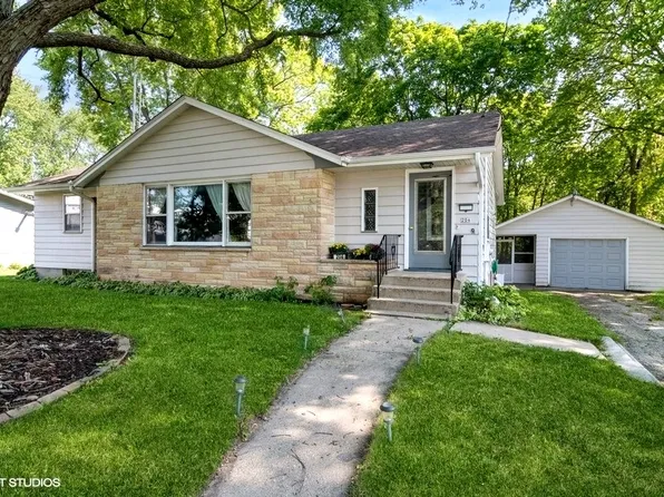 204 S Sycamore St, Hinckley, IL 60520