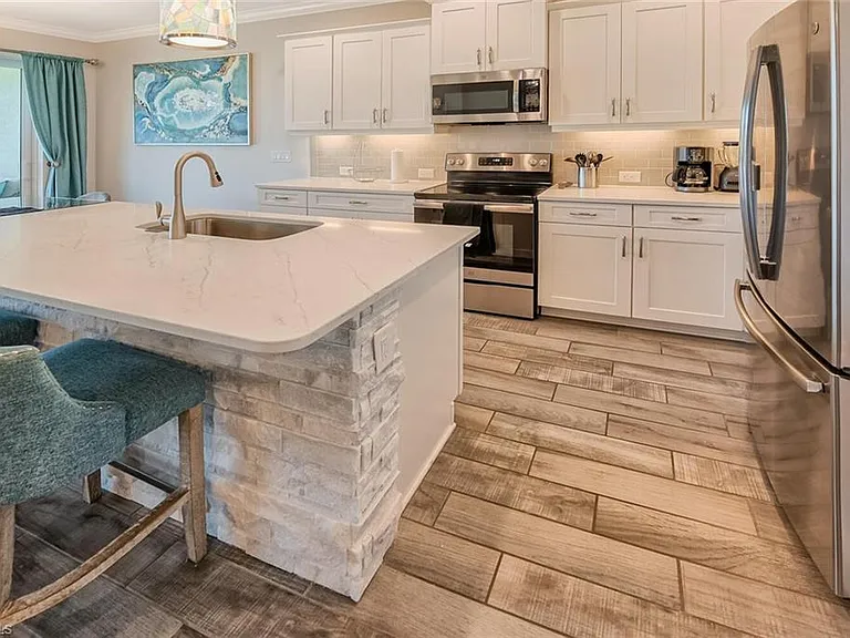 6960 Avalon Cir #807 — Photo 10